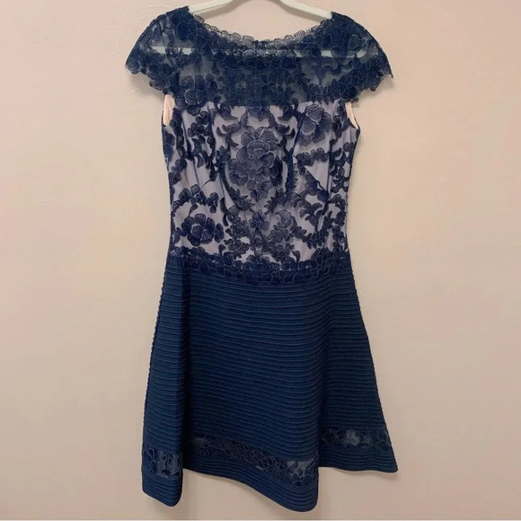 Tadashi Shoji Arniston Dress in Navy Blue Size 10 - Picture 1 of 12